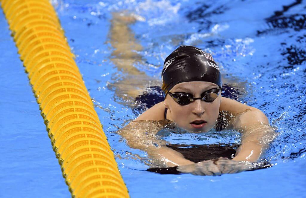 katie-ledecky-warmup-kickboard-rio